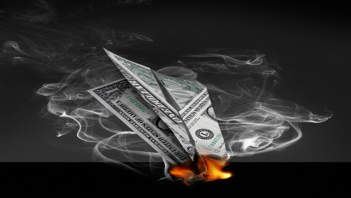 "US Dollar Struggles Amidst Weak Economic Data and Rate Cut Outlook"