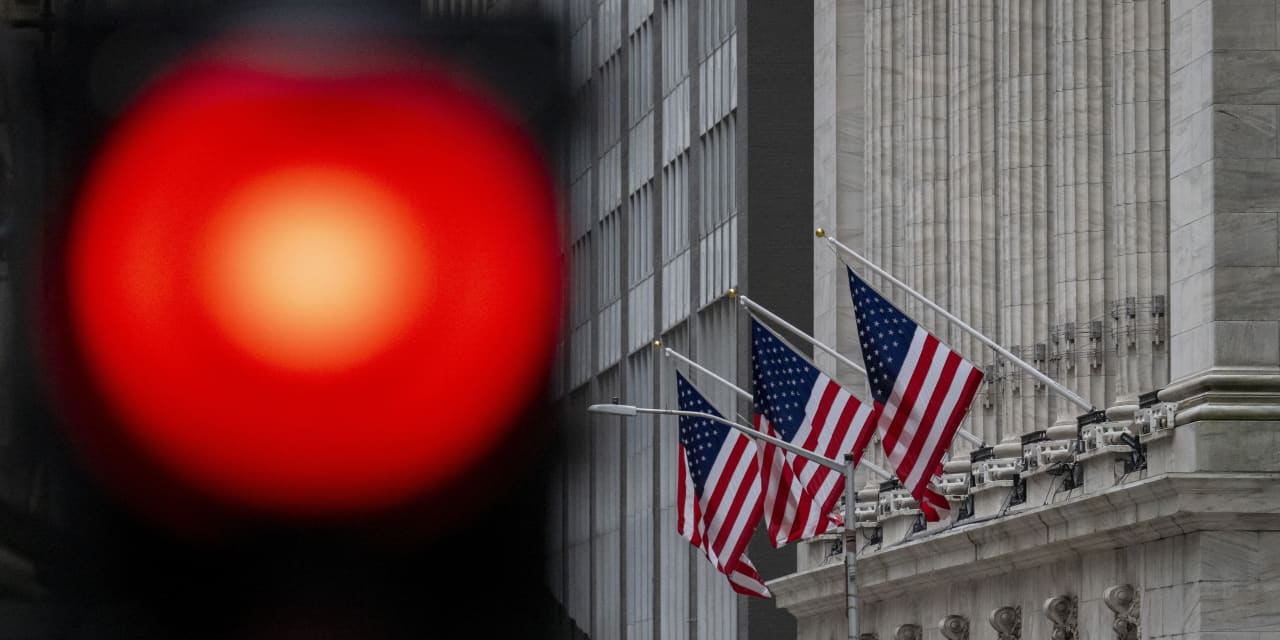 Featured image for "Nvidia's Earnings Forecast Drives S&P 500 Futures Lower"