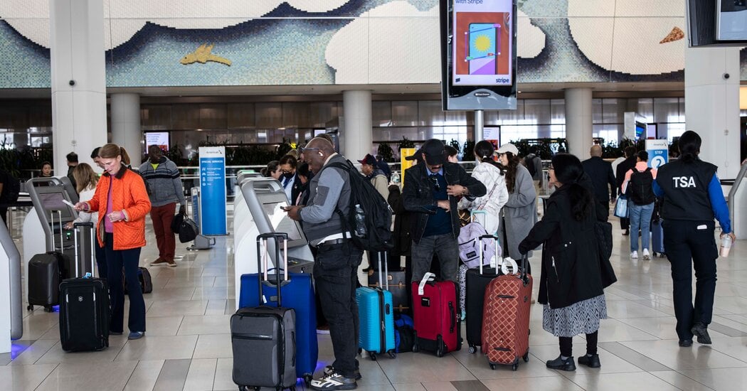 Featured image for US Flight Cancellations Rise Amid Shutdown and Trump’s Call for Air Traffic Control Resumption