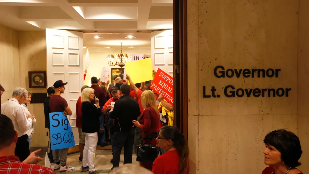 Featured image for Florida Governor DeSantis Finally Approves Alimony Overhaul, Ending Years of Vetoes