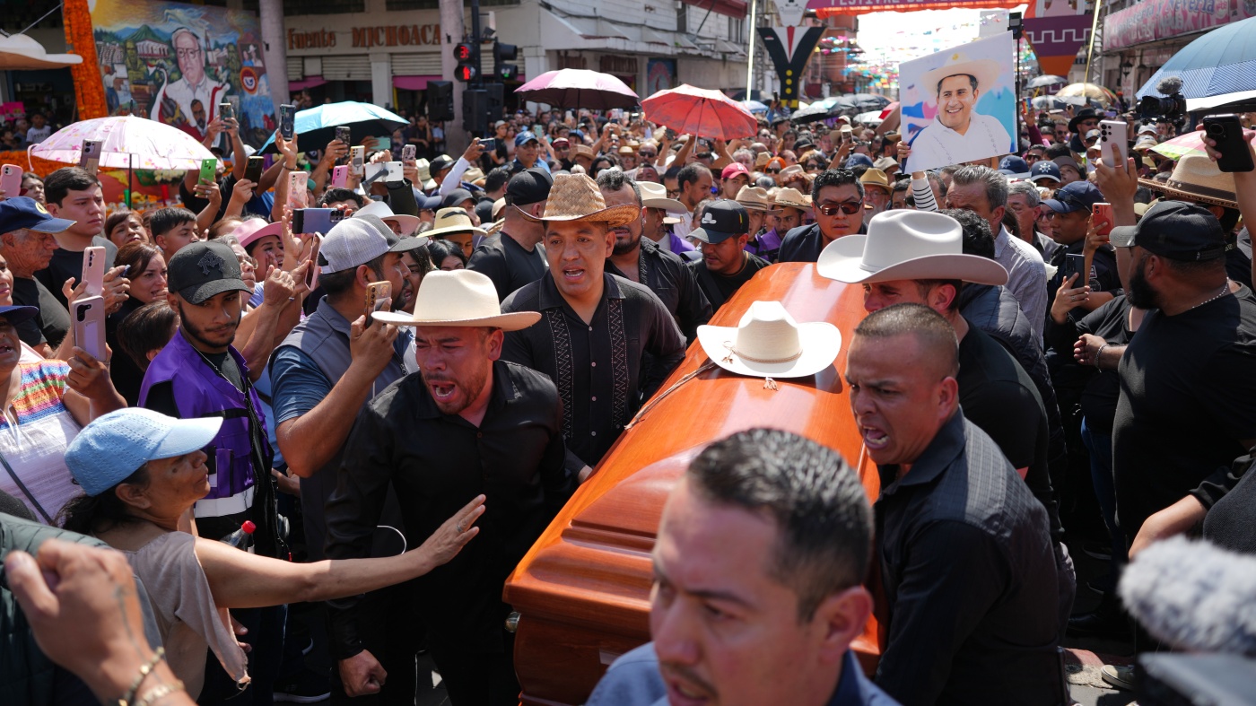 Featured image for Mexican Mayor Who Fought Crime Killed During Day of the Dead
