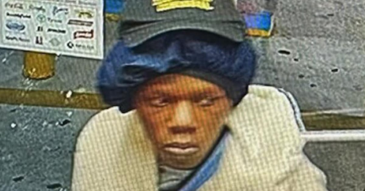 Woman Impersonates Waffle House Employee, Steals Cash: Police