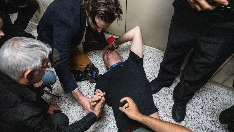 Featured image for ICE agents involved in violent incidents against journalists at NYC immigration court