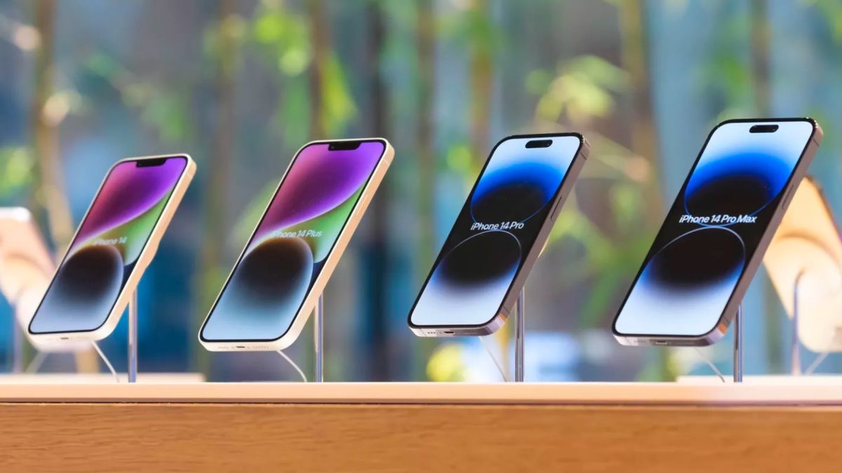 Featured image for "Apple's iPhone 15 Release: Which Models Will Be Discontinued?"