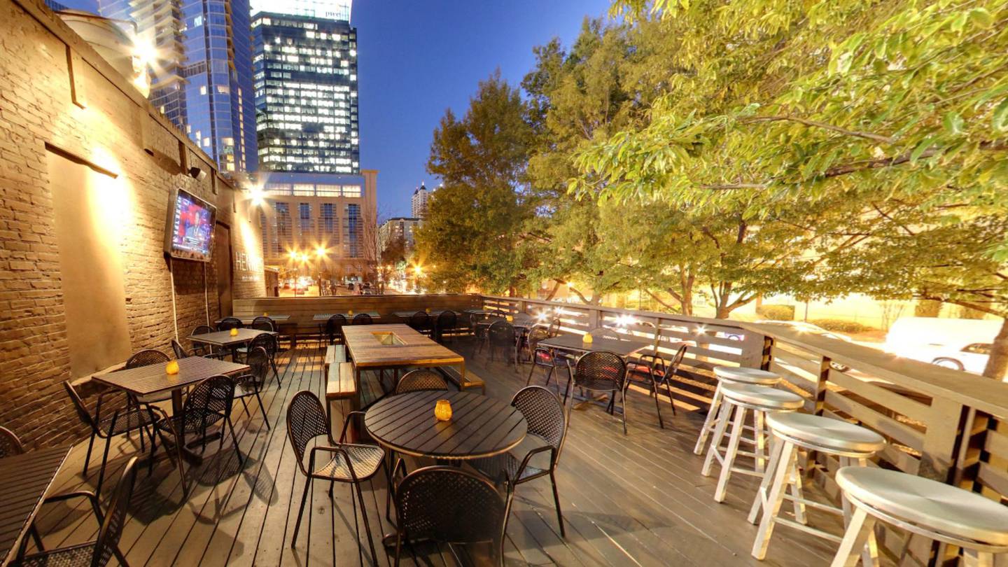 Iconic Midtown Atlanta Bar Henry's to Permanently Close Doors