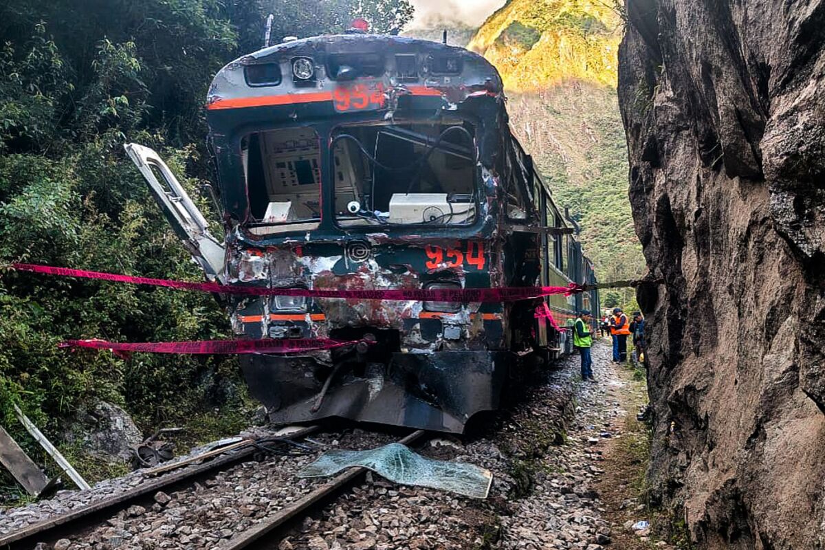 Featured image for Tragic Train Collision Near Machu Picchu Kills One and Injures Dozens