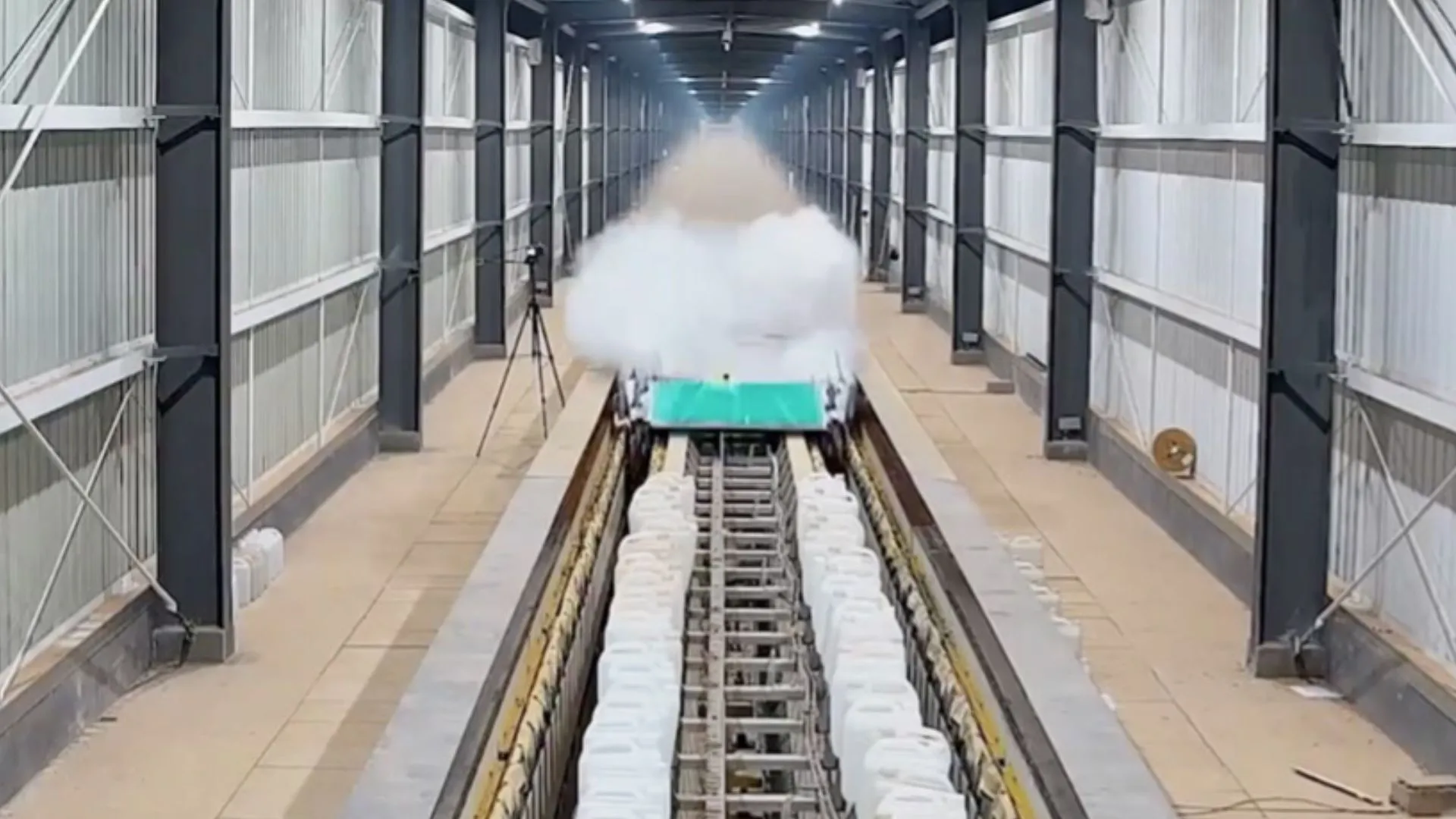 Featured image for China's Maglev Shatters Speed Records with 700 km/h in 2 Seconds