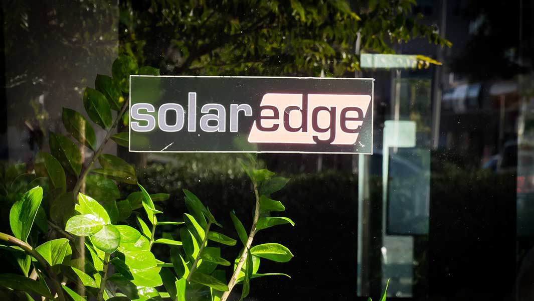 Solar Stocks Plummet as Demand Warning Sends SolarEdge Down 30%