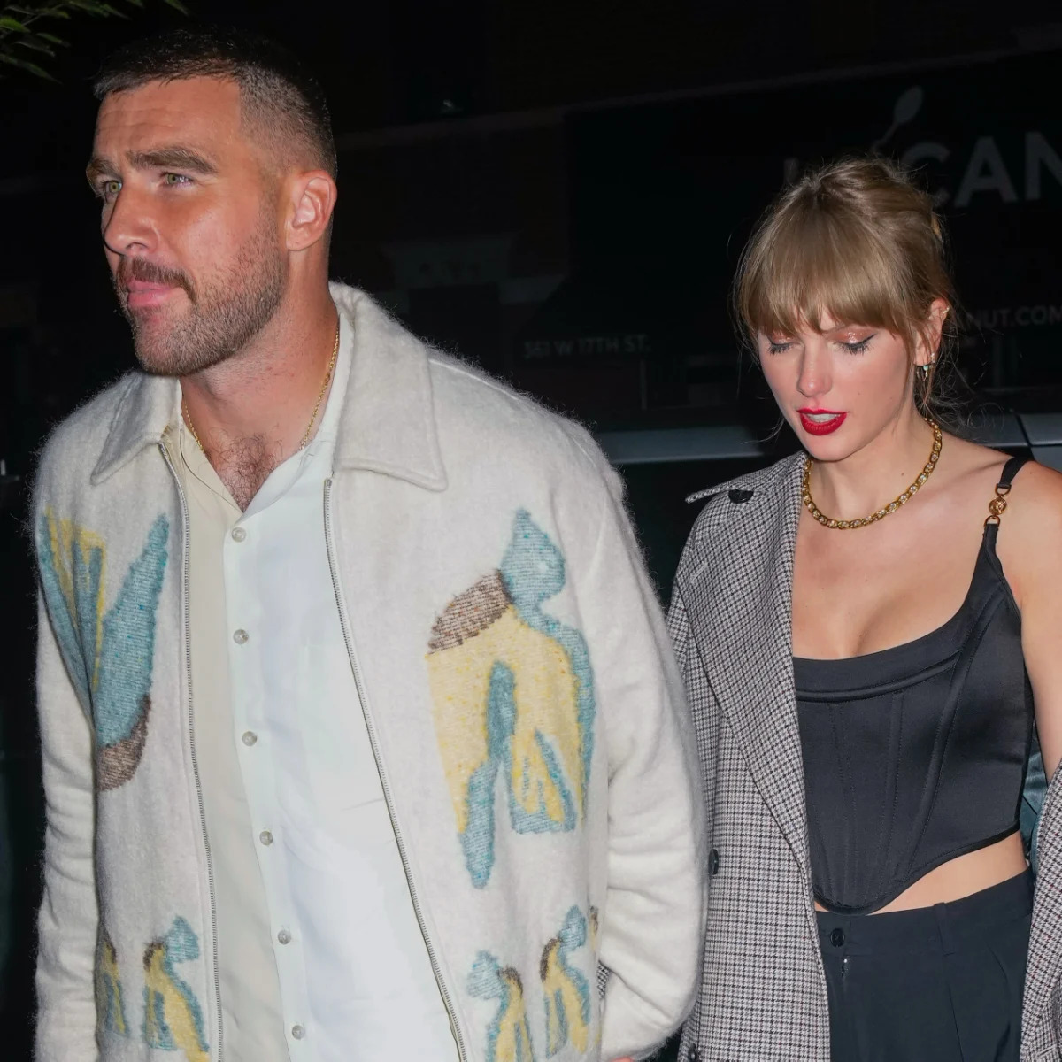 Taylor Swift Takes Over Kansas City Chiefs and Travis Kelce's Phone Screens