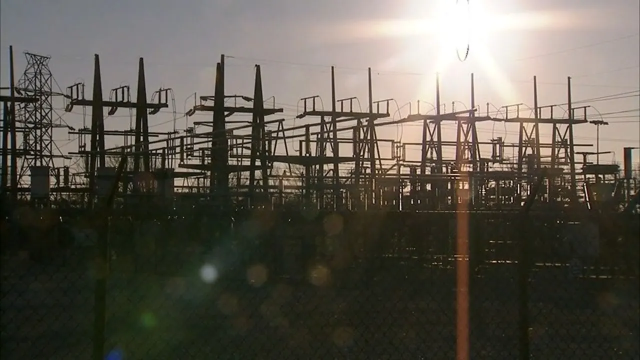 "Planned Power Outages in North Texas Towns Amidst Summer Heatwave"