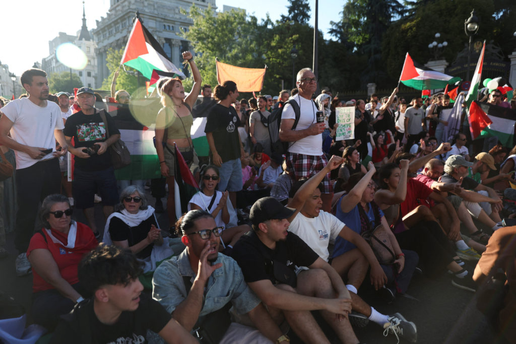 Featured image for Spain Calls for Bans on Israel and Russia from International Sports Amid Pro-Palestinian Protests