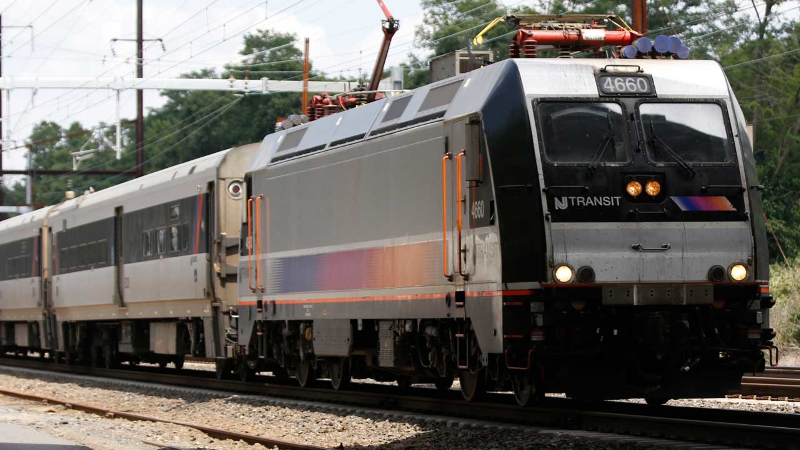 Train Service Resumes Between NY and Philadelphia After Power Issues