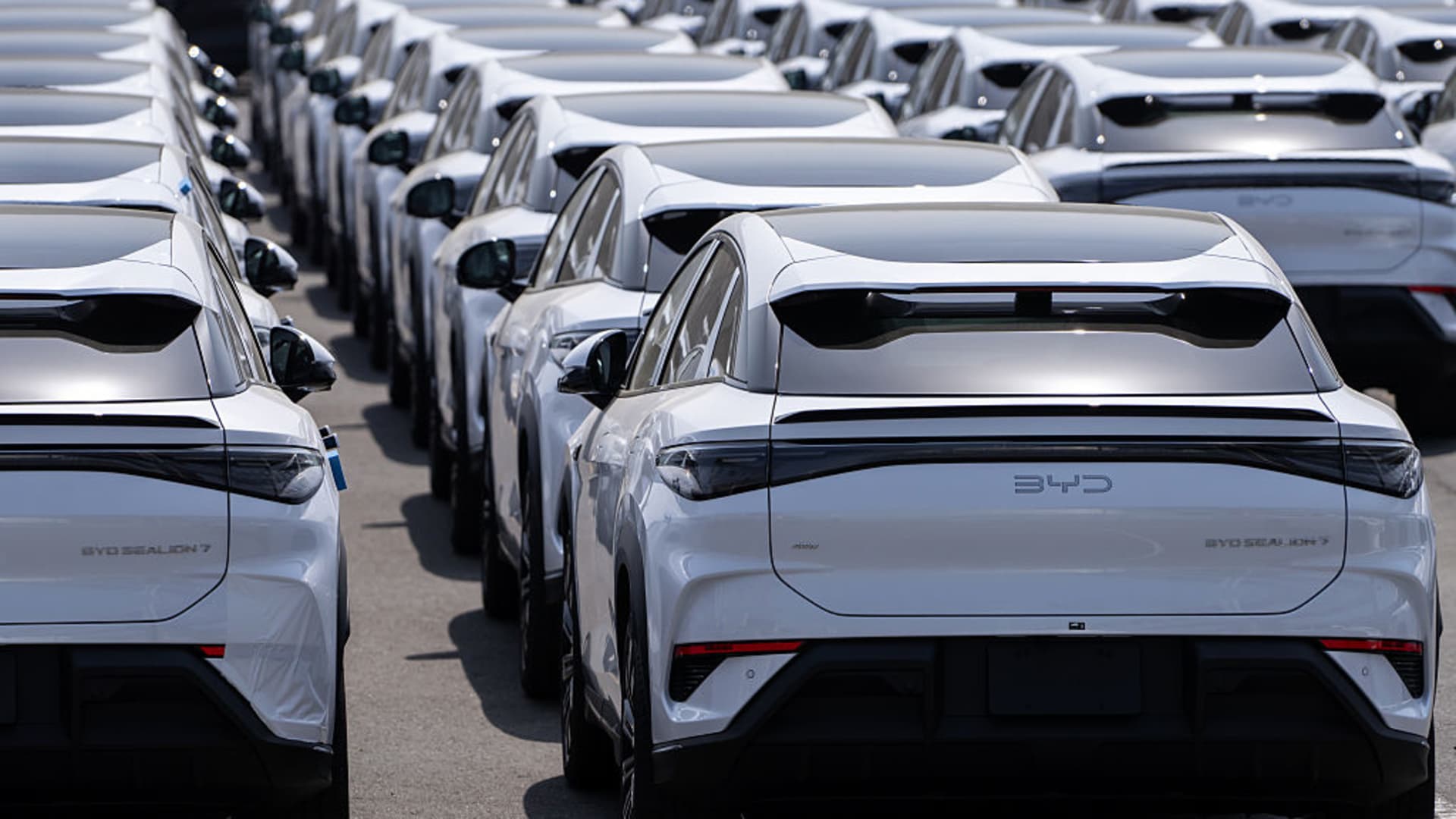 Featured image for BYD Nears Tesla as Leading Global EV Seller Despite Slower Growth