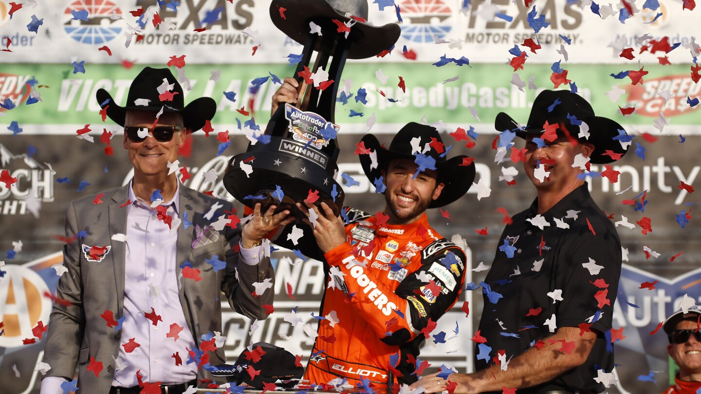 Featured image for Chase Elliott Ends Winless Streak with Texas Cup Race Victory