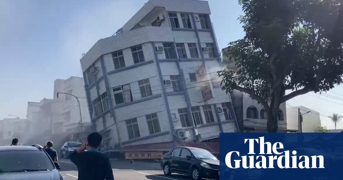 "7.5 Magnitude Earthquake Near Taiwan Triggers Japan Tsunami Alert"