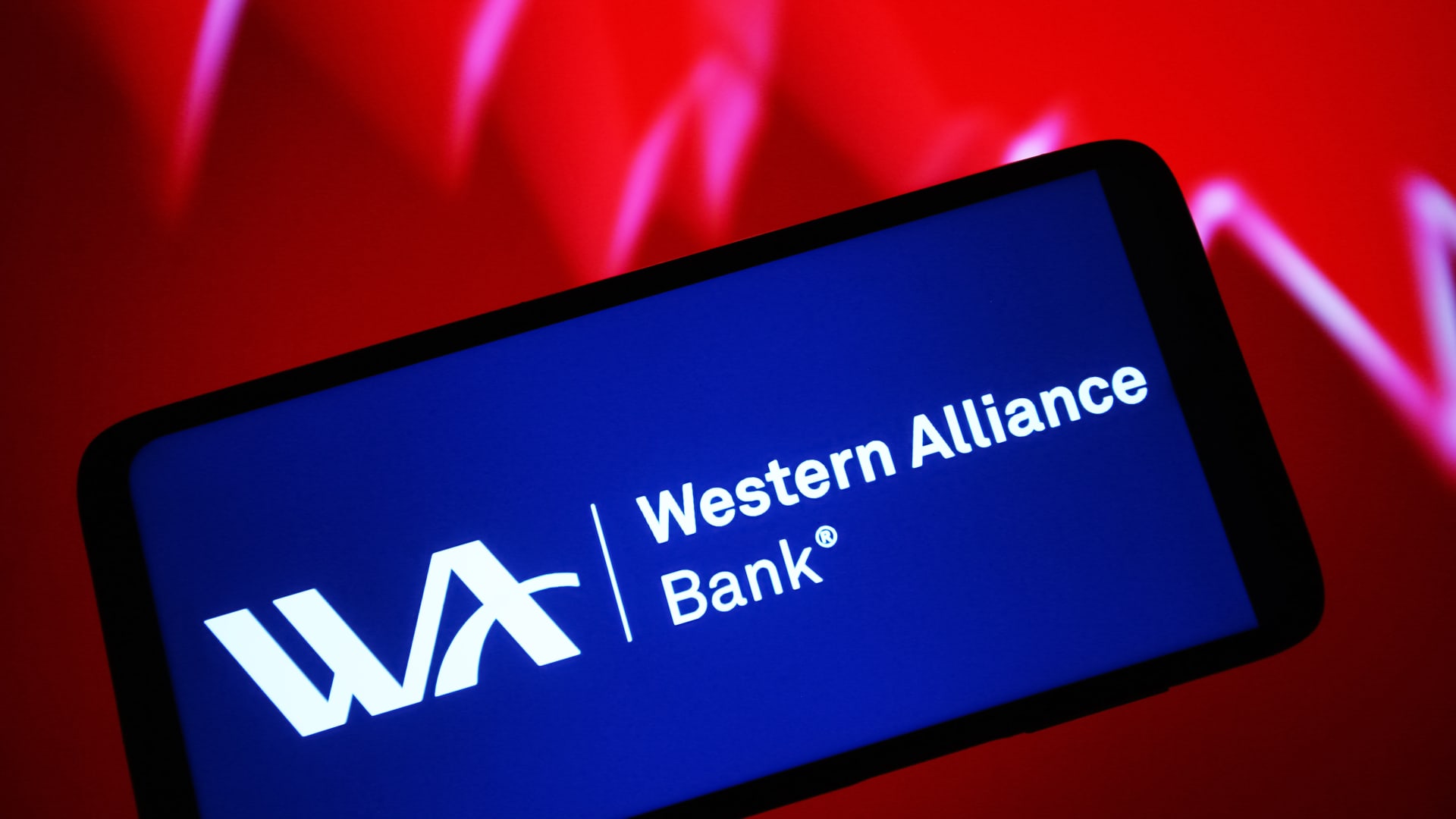 Experts predict Fed rate cut and negative impact on regional banks.