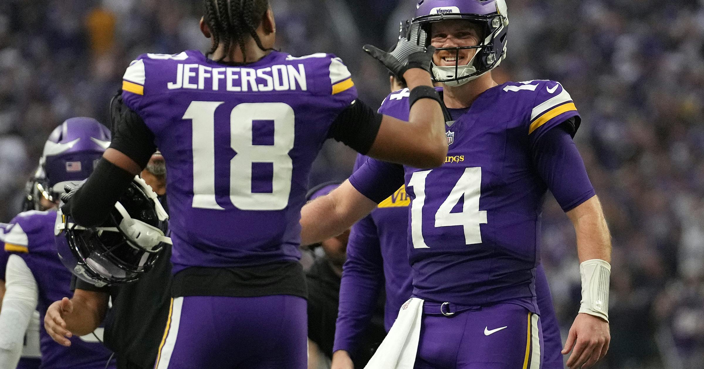 Sam Darnold Shines as Vikings Dominate Falcons 42-21