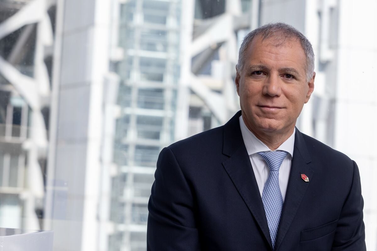 Featured image for HSBC to Privatize Hang Seng for $37 Billion