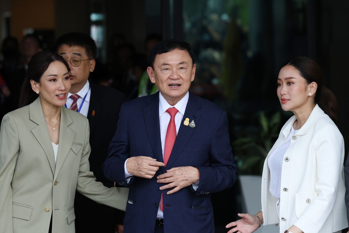Featured image for Thailand's Political Turmoil: Shinawatra Dynasty Faces Uncertain Future