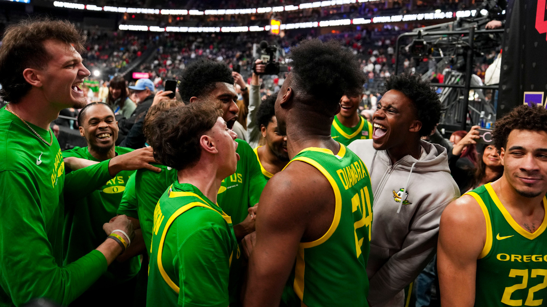 Featured image for "Oregon Upsets Arizona, Advances to Pac-12 Tournament Final"