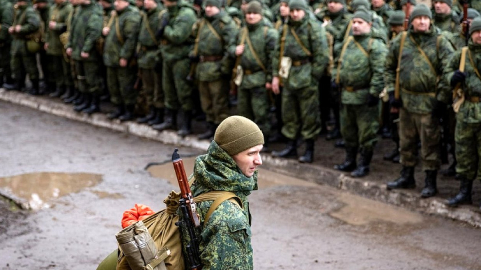 Russian Military Struggles with Depleted Forces and Low Offenses in Ukraine.