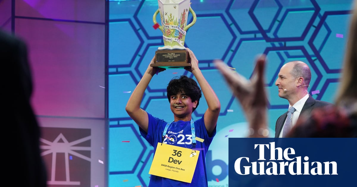 Featured image for Florida Teenager Wins National Spelling Bee with Rare Word 'Psammophile'