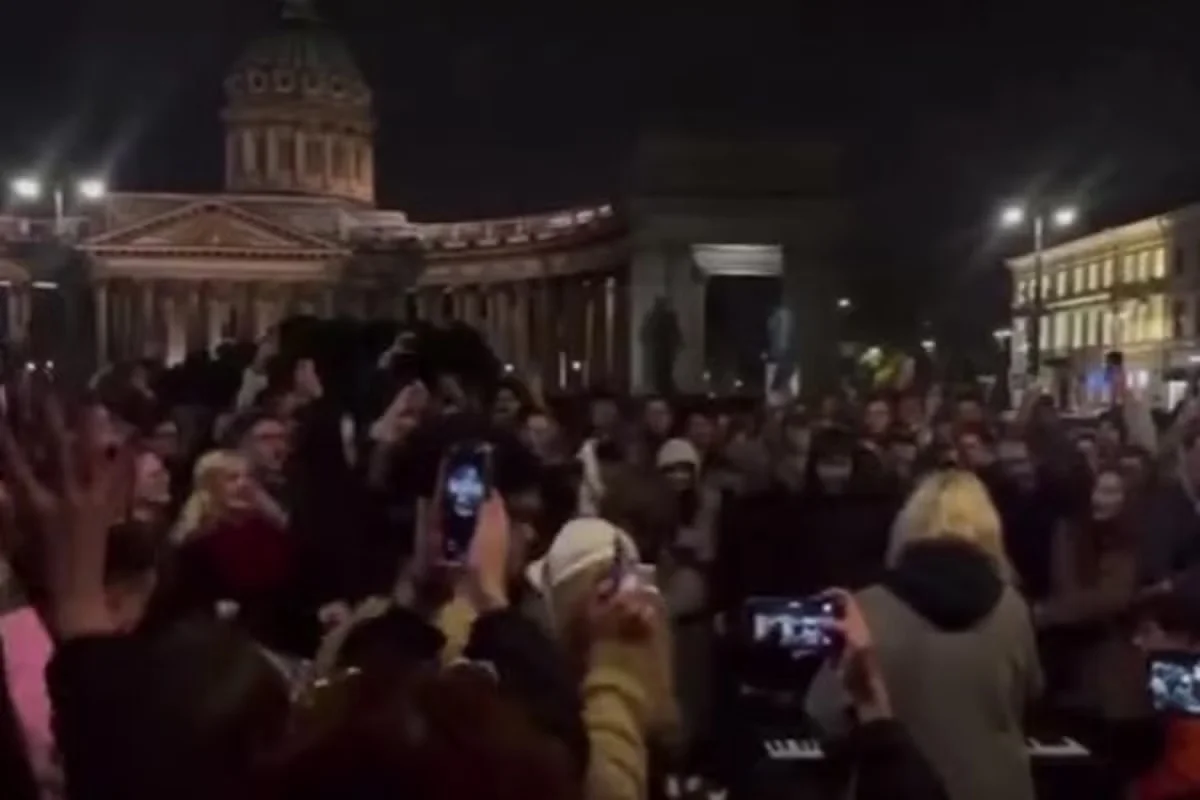 Protests and Arrests Erupt in St. Petersburg Over Anti-Putin Songs