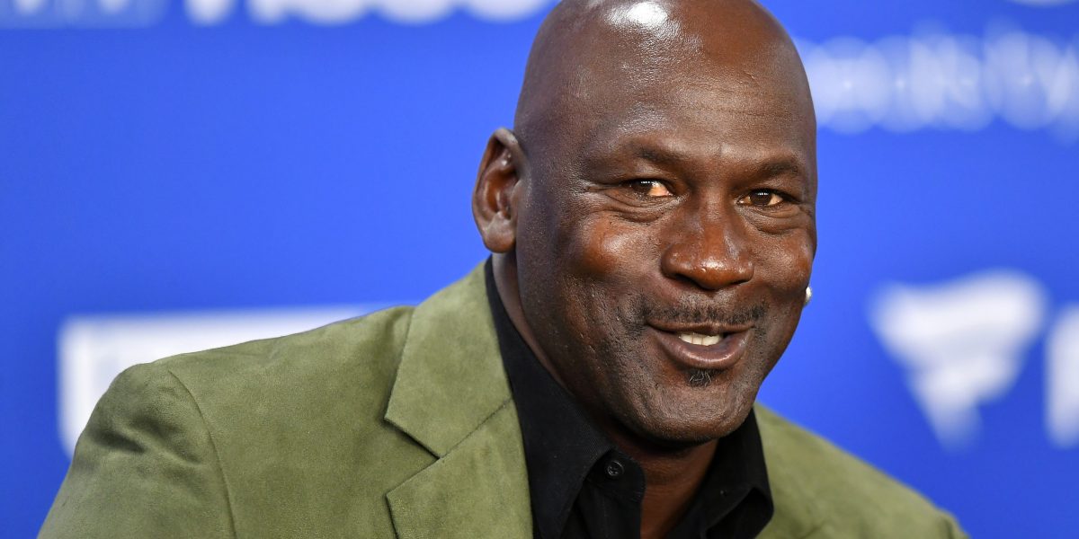 Featured image for Michael Jordan in talks to sell majority stake in Hornets to hedge fund billionaire.