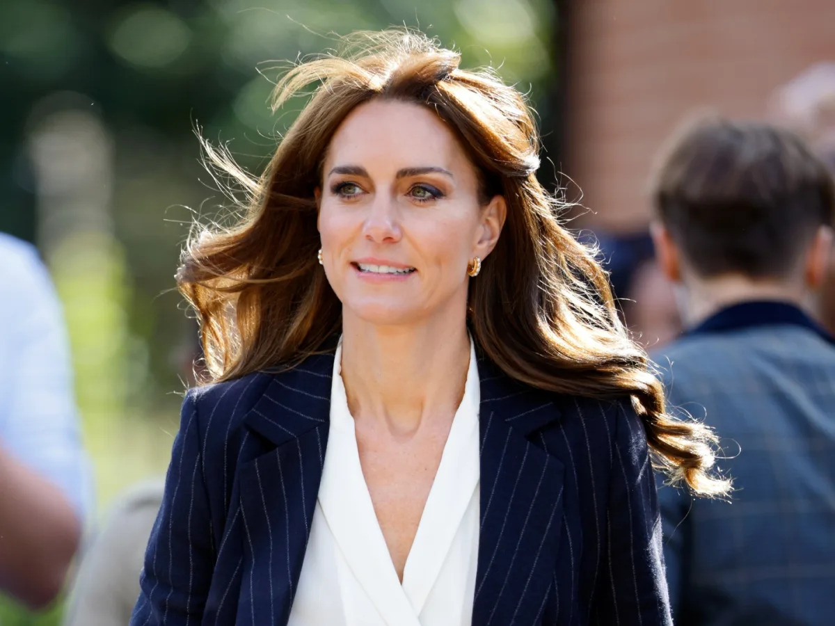 Featured image for "Kate Middleton's Fashion Transformation: Taming Royal Family Jealousy"