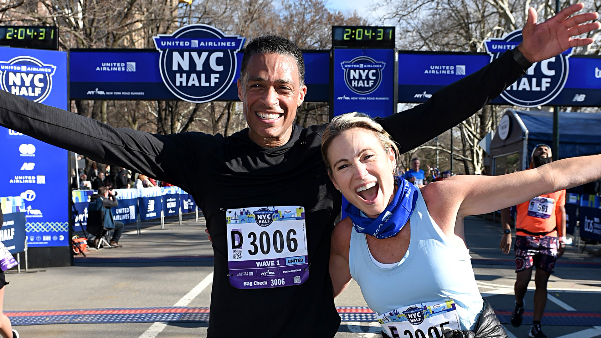 Featured image for GMA's Amy Robach and TJ Holmes Confirm Relationship Status in Instagram Post