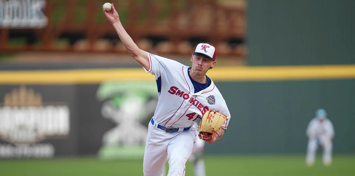 Cubs Face Top-100 Prospect Gap as Kimbrel Signs with Mets