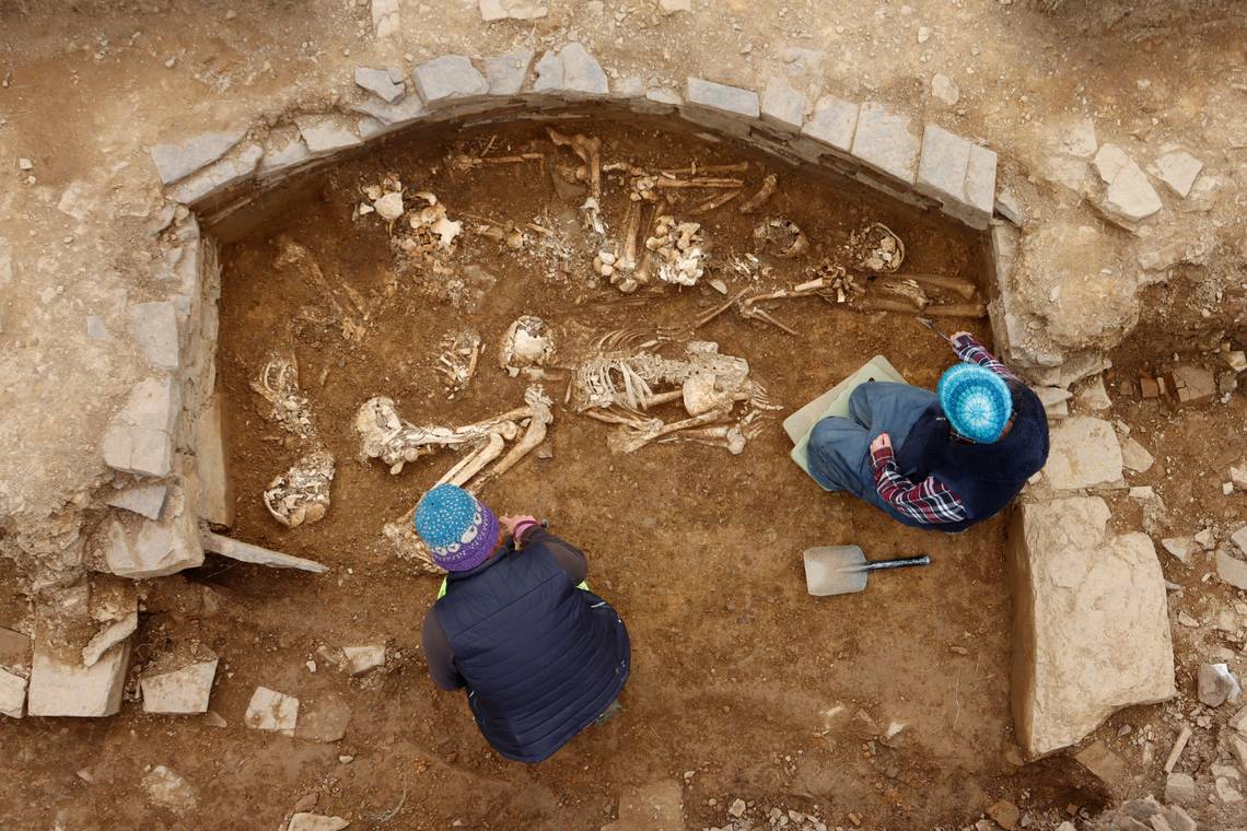 Featured image for "Unearthing Scotland's Ancient Neolithic Tomb: 5,000-Year-Old Skeletons Revealed"