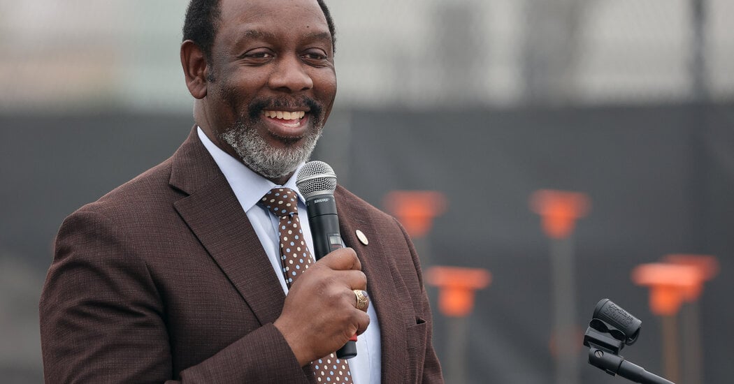 Featured image for Orange County Mayor Jerry Demings Announces Run for Florida Governor