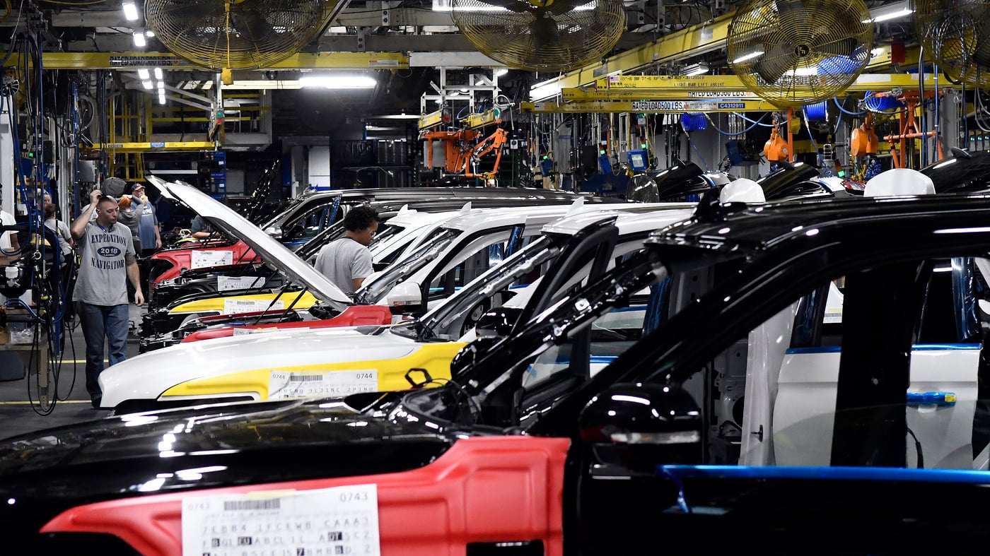 Featured image for "Ford's Kentucky Truck Plant Faces Renewed Threat of UAW Strike"