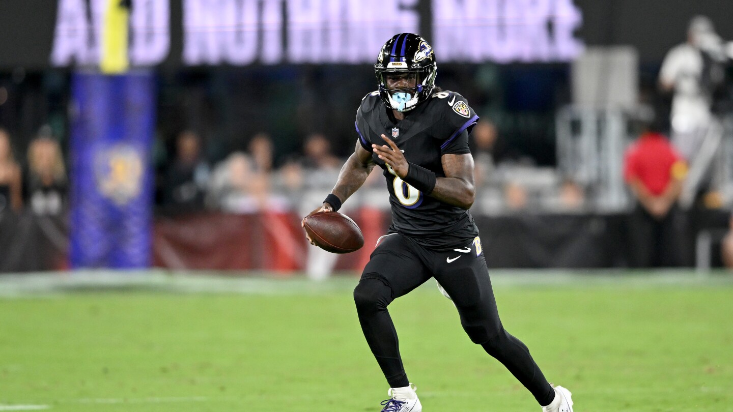 Featured image for Lamar Jackson Practices Fully, Ravens' QB Status vs. Bears Uncertain