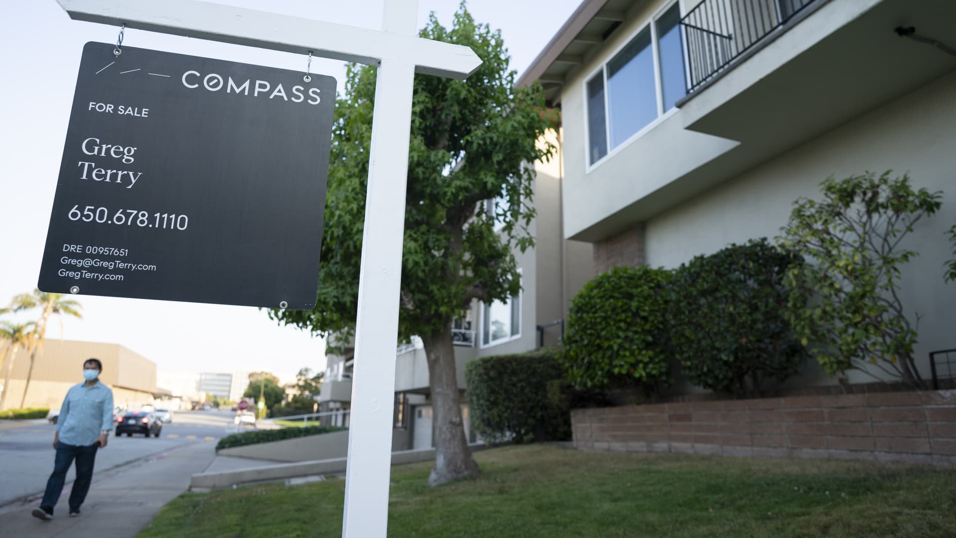 Mortgage Demand Stalls as Interest Rates Fluctuate