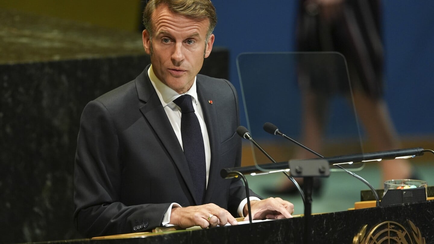 Featured image for Macron Calls Trump for Help Amid NYC Traffic Blockade