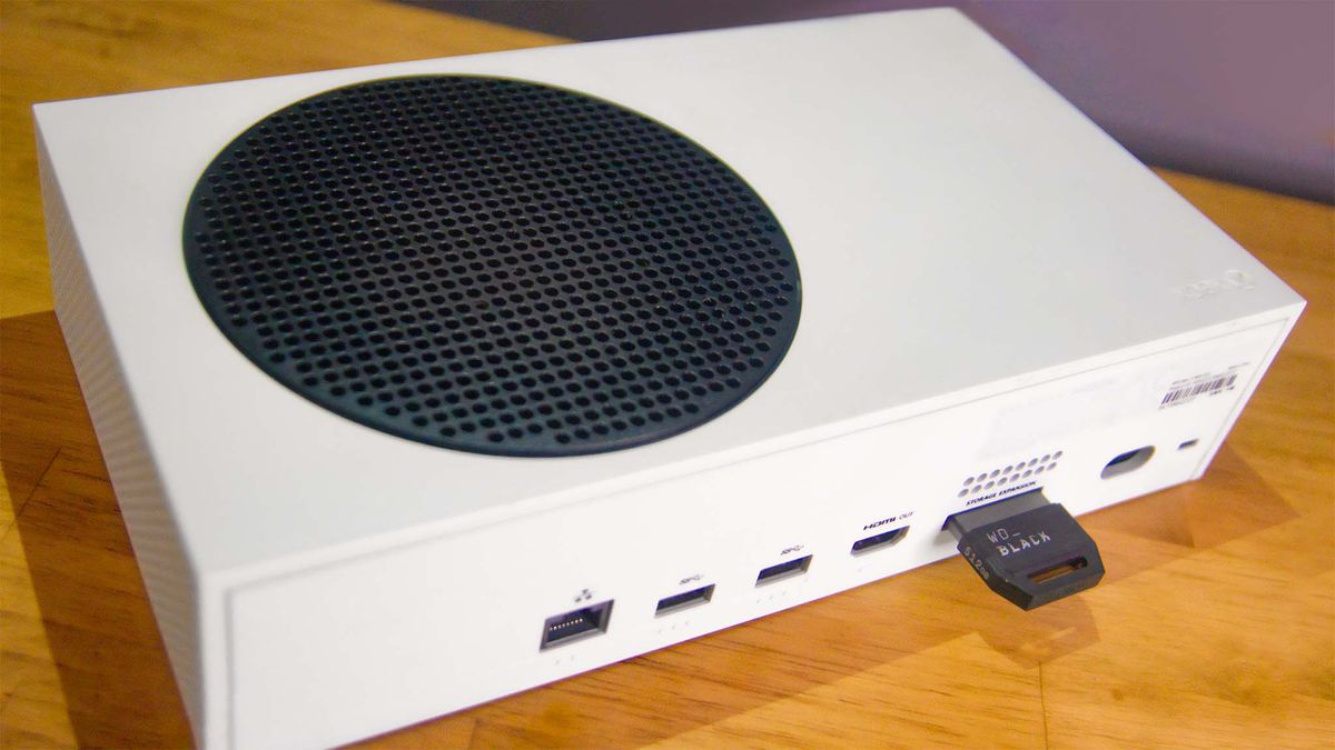 Featured image for Xbox Expansion Cards See Price Drops Ahead of Black Friday