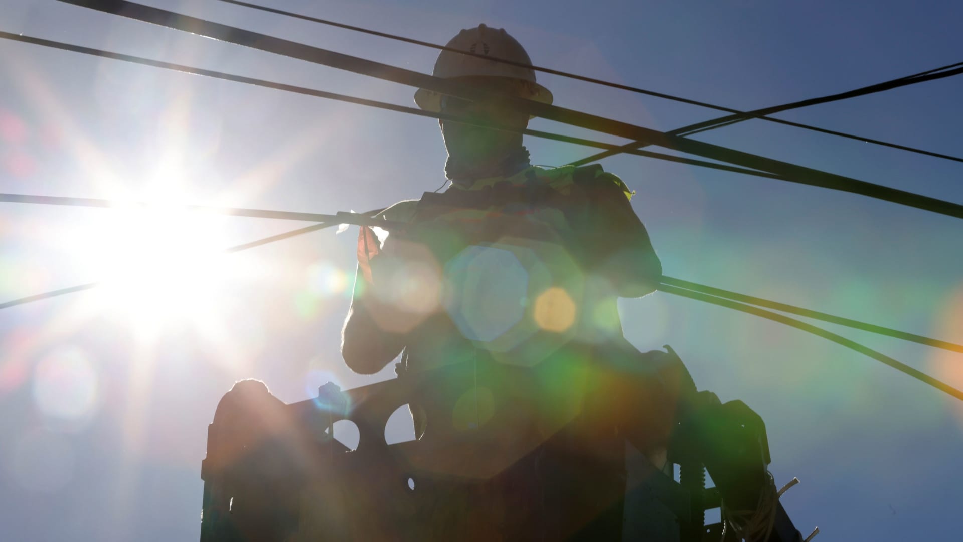 Featured image for Lawmakers and Governor Inslee urge urgent action on climate change as Earth faces record-breaking heat