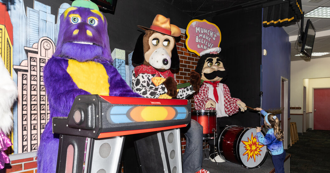 Featured image for Chuck E. Cheese Retains Animatronic Bands After Public Outcry