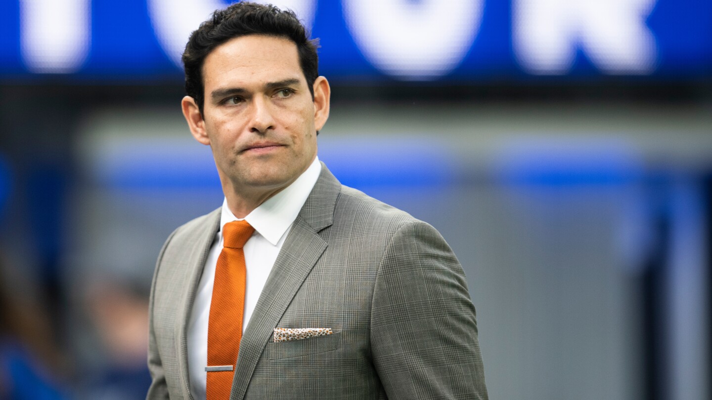 Ex-NFL QB Mark Sanchez charged after downtown alley altercation