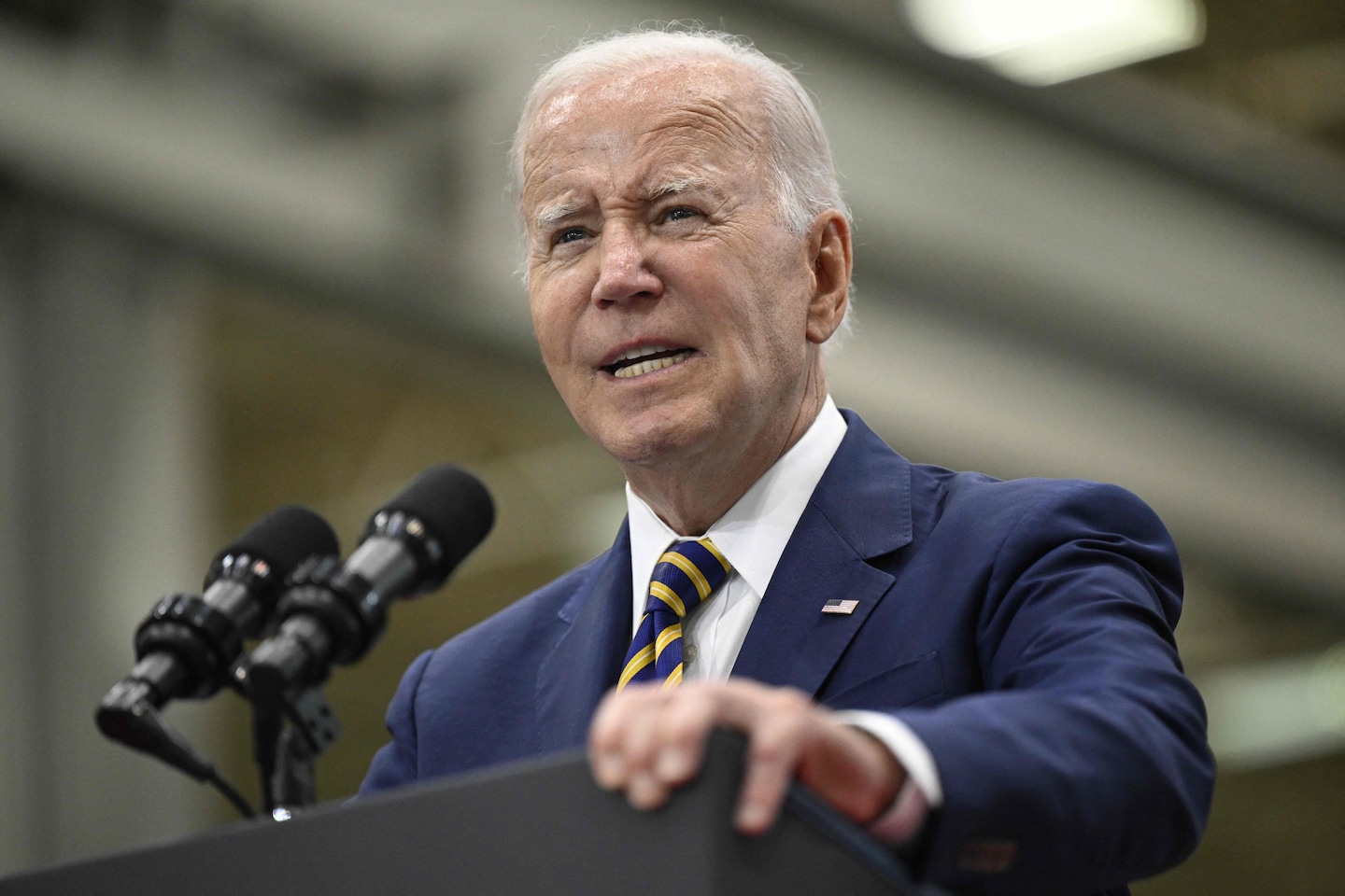 "Biden's Maui Trip: Assessing Wildfire Devastation"