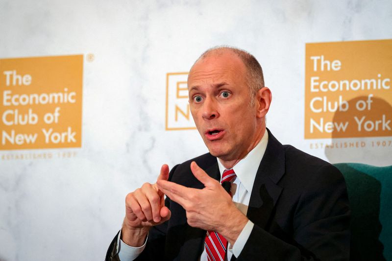 Goolsbee Seeks Clearer Inflation Data Before Rate Decisions