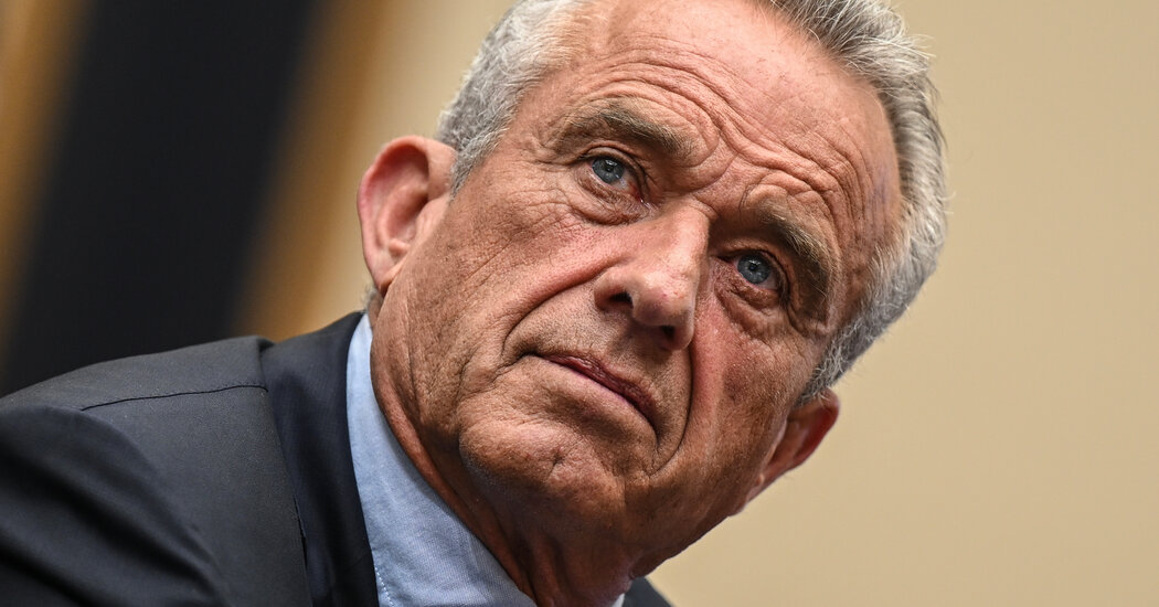 Featured image for Environmental Advocates Urge RFK Jr. to Withdraw Presidential Bid