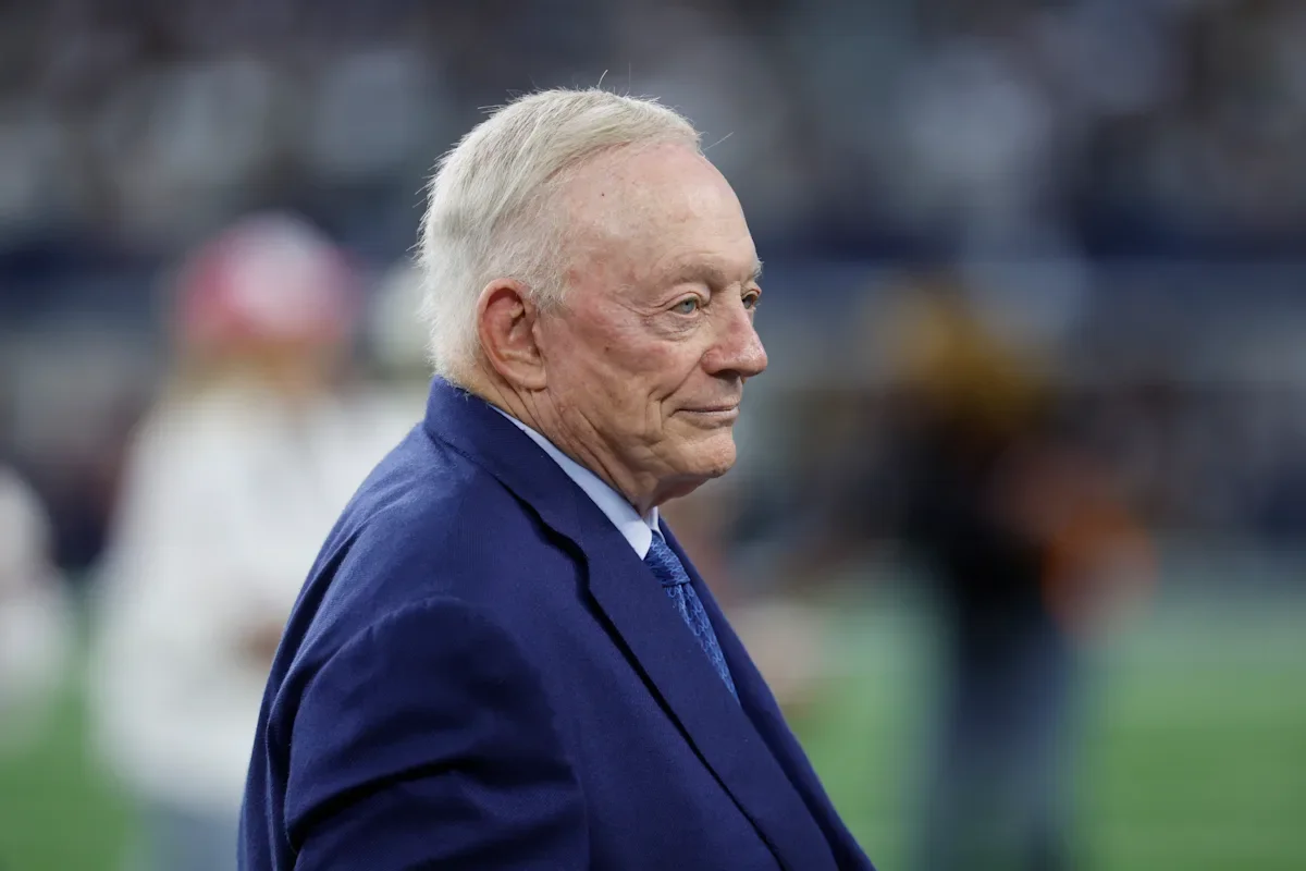 NFL fines Cowboys owner Jerry Jones $250K for middle finger gesture at Jets game