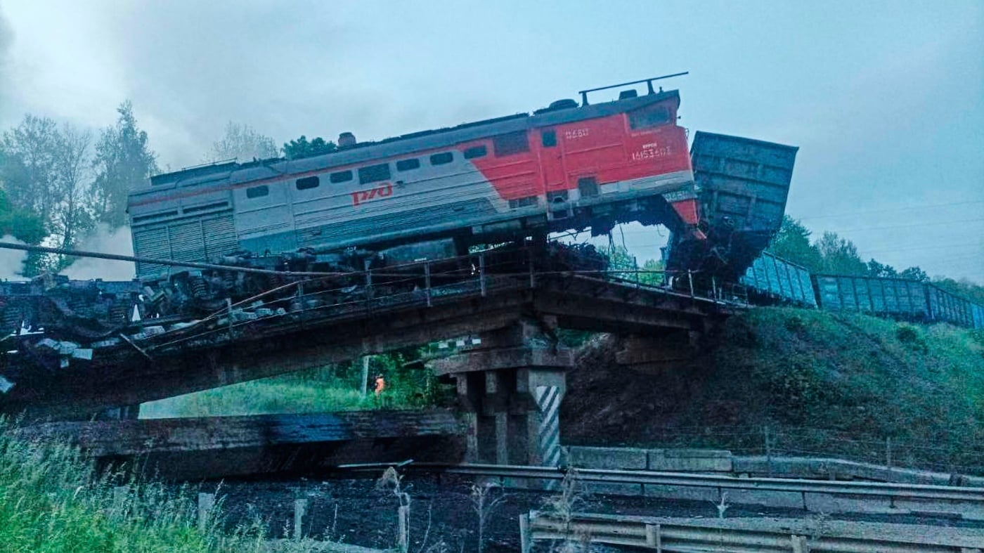 Featured image for Seven Dead After Russian Bridge Collapses Near Ukraine