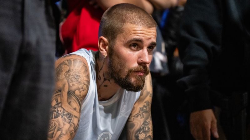 Featured image for Justin Bieber Claps Back at Mom Pattie’s Public Healing Prayer