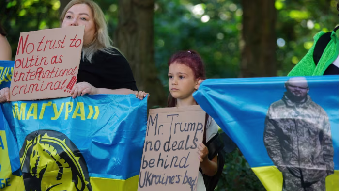Tensions Rise as Trump and Putin Push for Control Over Ukraine's Donetsk and Luhansk