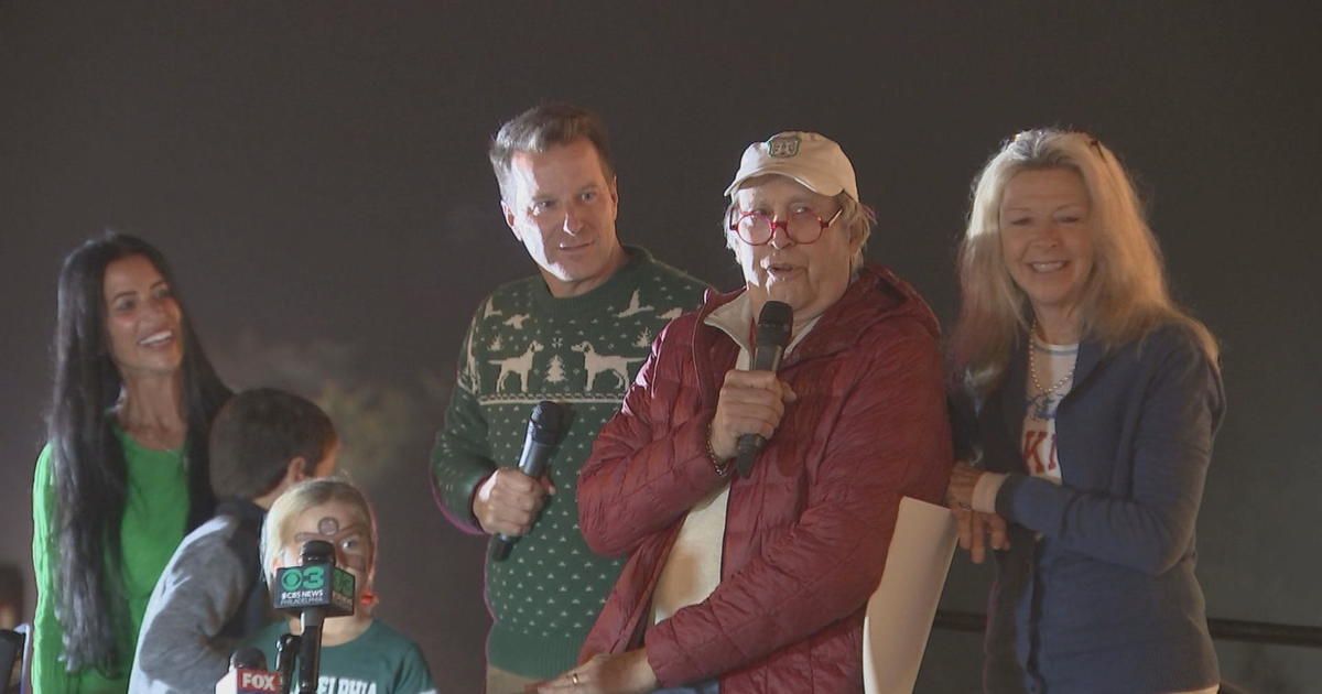 Featured image for Chevy Chase illuminates N.J. holiday display inspired by 'National Lampoon's Christmas Vacation' for a charitable cause