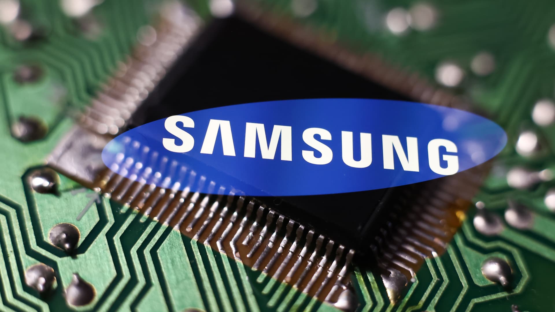 Samsung's Rise to Second Largest Advanced Chipmaker Revealed